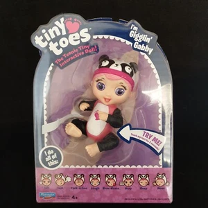 Tiny Toes Giggling Gabby Neu Interaktive Puppe Lachen Weinen Schlaf Bewegung Peekaboo Kiss - Bild 1 von 8