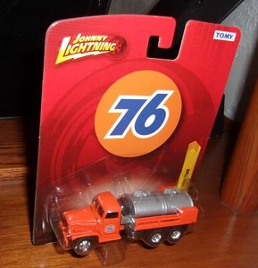 Johnny Lightning GMC 6x6 Unocal 76 Gasoline Tanker Truck Orange 1/64 diecast R25 - Picture 1 of 2