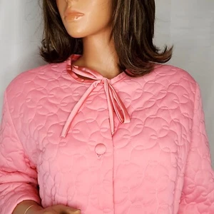 Vintage Vanity Fair Women’s Quilted Candy Pink House Coat Robe *Vintage Size 14* - Picture 1 of 12