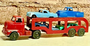 Vintage 1950's International IH Tootsie Toy Truck Car Transporter & 4 Metal Cars - Picture 1 of 8