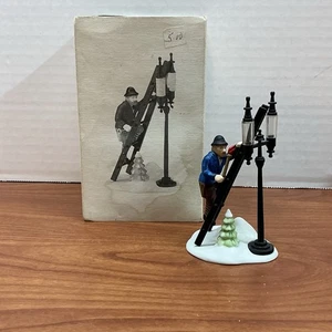 Dept 56 Heritage Village Collection - Lampenfeuerzeug Zubehör Set #55778 - EUC - Bild 1 von 3