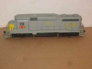 HO Scale Proto 2000 Louisville & Nashville L&N GP30 Phase II Loco #1057 w/DCC - Picture 1 of 6