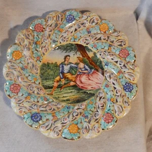 Cargador de Pared Pareja Cortejo Reticulado ARETINO 15" Italia Mayólica Arte Cerámica - Imagen 1 de 12