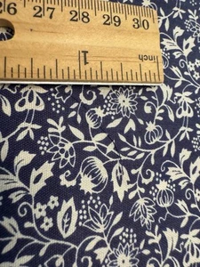 Small Scale White floral Vine BLUE COTTON FABRIC Qult Weight Dolly 24 x 22 NEW - Picture 1 of 7