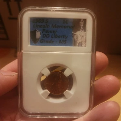 1969 S LINCOLN MEMORIAL PENNY . DOUBLING ON LIBERTY STRIKING ERROR DIE CHIP M M - Image 1 of 4