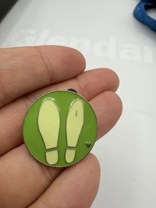 2007 Disney Hidden Mickey Series Green Footprints Pin - Picture 1 of 2