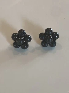 Vintage Faceted Black Bead Cluster Flower Screw Back Earrings Jewelry - Picture 1 of 5