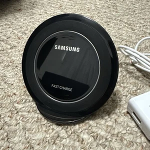 Chargeur rapide sans fil Samsung avec câble chargeur - Photo 1 sur 4