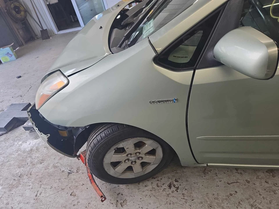 Fender TOYOTA PRIUS Left 04 05 06 07 08 09 Foto 1 de 1