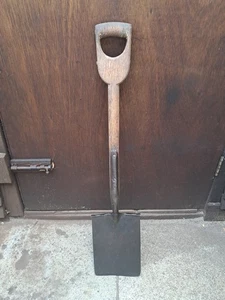 Vintage Elwell Garden Spade. D Block Handle, With Treads. (#041) - Picture 1 of 13