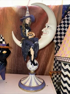 Figura MacKenzie Childs Ciruela Hechizada Bruja y Luna Hocus Pocus Nueva En Caja - Imagen 1 de 10