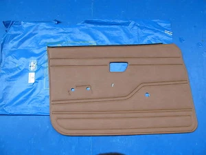 Pannello IN Finta Camoscio Porta Anteriore Sinistro per Peugeot 305 - 83 - Picture 1 of 1