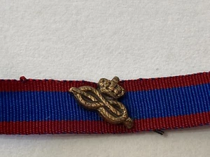 PICCOLA CORONA -DISTINTIVO - BADGE NODO SAVOIA UNIONE MONARCHICA DORATO. - Picture 1 of 4