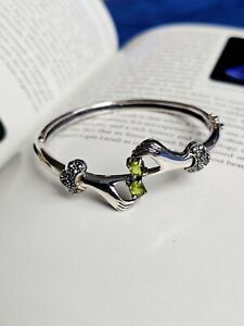 Natural Peridot Crossover Style Claddagh Bangle - Vintage - 925 Sterling Silver