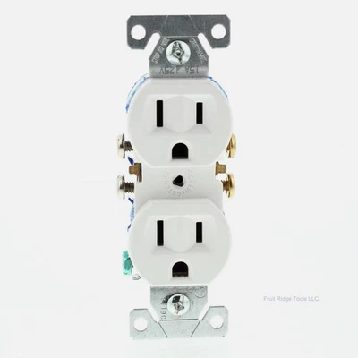 Cooper Residential White Outlet Duplex Receptacle NEMA 5-15R 15A 125V Bulk 270W - Image 1 of 4