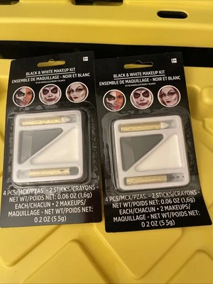 Kit de palos y grasa de maquillaje blanco y negro Foto 1 de 2