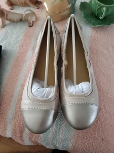 NIB Easy Spirit Gessica Ballet Flat Gold 710 Size 6.5 M - Picture 1 of 12