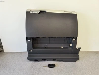 AUDI TT QUATTRO 2009-2015 - Guantera / Compartimento con llave 8J1880302A Foto 1 de 4