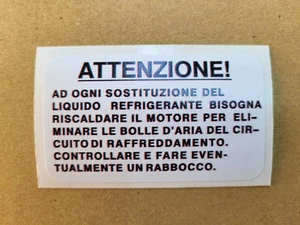 Adesivo ATTENZIONE! per Radiatore CAGIVA ELEFANT ALETTA ROSSA AR 125 (PANINARO) - Imagen 1 de 1