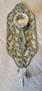 Gancio verde con pomelli in finto cristallo, 13"L x 4"1/2 W - Foto 1 di 2
