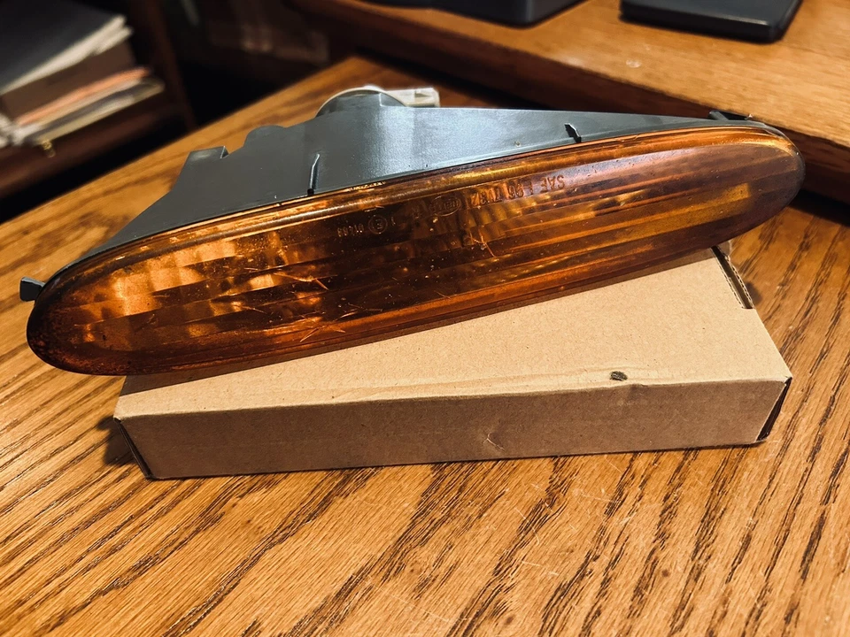 Luz de señal ámbar para parachoques delantero derecho Jaguar XJ8 1998-03 LNC 4800 AD Foto 1 de 4