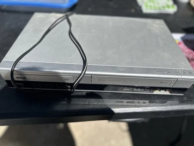 Reproductor combinado de 4 cabezales RCA DRC6300N DVD VCR VHS sin control remoto Foto 1 de 3