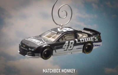 Ornamento de Natal personalizado Jimmy Johnson NASCAR Lowe's #48 2013 Chevy SS em escala 1/64 - Imagem 1 de 4