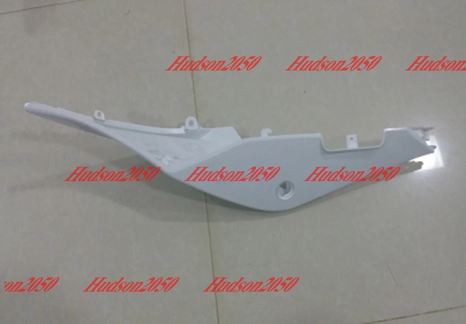 Carenado de capó trasero izquierdo sin pintar para Aprilia RS4 125/50 2011-2018 Foto 1 de 1