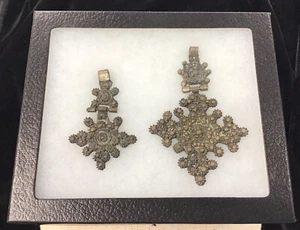 Antique Middle Eastern Silver Alloy Set of 2 Floral Pendant W/ Case CC739 - Picture 1 of 4