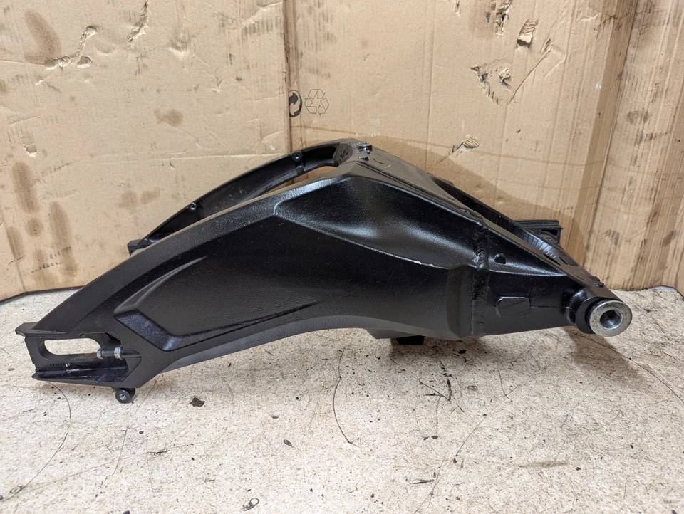 ♻️ Suspensión trasera basculante SUZUKI GSXR 600 750 2015 L1 L2 L3 L4 L5 2011-2018 ♻️ Foto 1 de 4
