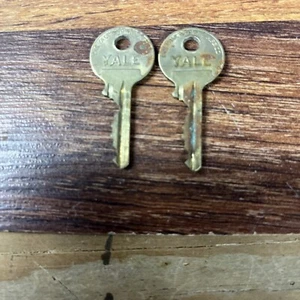 2 Vintage Yale & Towne Mfg Comets, #23239, Made in USA - Picture 1 of 2