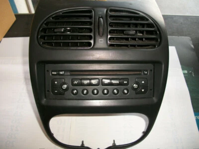 Autoradio CD 96489417XT Peugeot 206 Mk2 2003-2009 usata (63396) - Immagine 1 di 3
