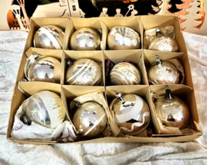 12 mittelgroße antike mundgeblasene Weihnachtsbaumkugeln, Glas Kugeln Lauscha - Bild 1 von 2