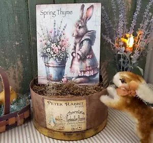 ADORABILE INSEGNA PASQUALE CONIGLIETTO PRIMAVERA CONIGLIO VECCHIO SHABBY PRIMITIVO VINTAGE STILE FOLK - Foto 1 di 11