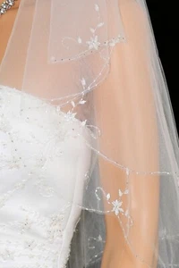 2T 2 Layer Floral Motifs Scalloped Beaded Edge Veil Bridal Shower Wedding Party - Picture 1 of 9
