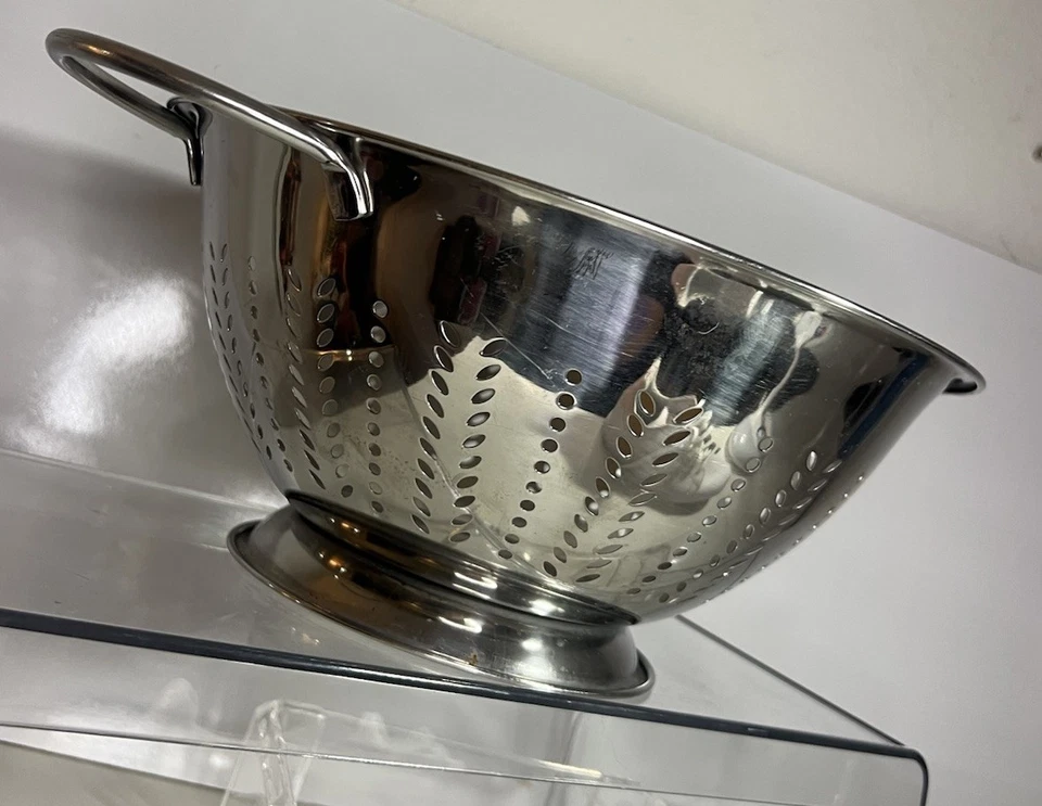 Colador grande de acero inoxidable Wazir Chand & Co Foto 1 de 4