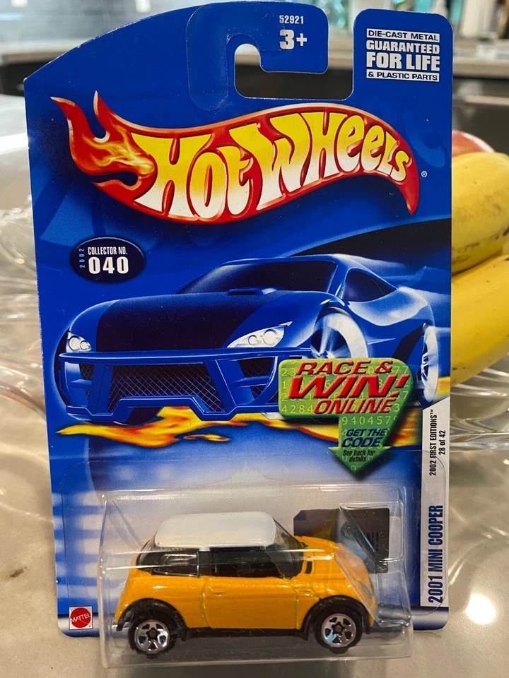 2002 Hot Wheels #40 First Edition 28/42 2001 MINI COOPER Yellow w/5 Sp Variation - Image 1 of 1