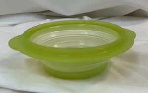 Tupperware #5452 Tazón de 3 tazas plegable expandible plano - Verde lima  - Imagen 1 de 6