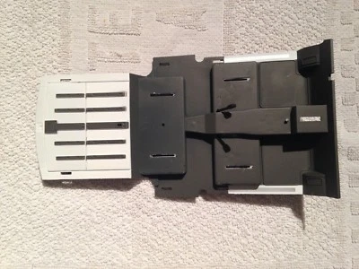 châssis socle intérieur miniature VOLKSWAGEN TOUAREG PAROTECH norev 1/18 1/18e  - Photo 1/3