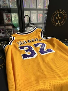 Magic Johnson autograph jersey - Picture 1 of 4
