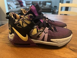 Nike Lebron Witness 7 SE Lakers Graffiti FD0209001 GS Size 6.5Y Basketball - Picture 1 of 7