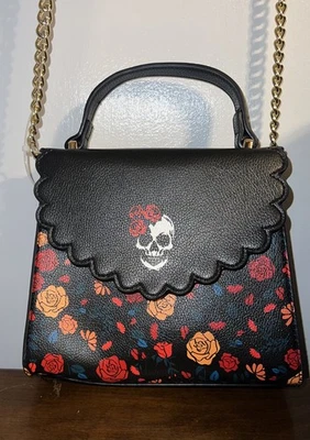 Bolso de hombro Like Dreams floral con asa superior con calavera Foto 1 de 4