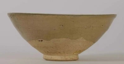 Cuenco de cerámica verde celadón chino muy fino Song-Yuan aprox. 10-13 c.  Foto 1 de 4