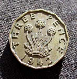 OLD THREE PENCE 1942 COIN OF UNITED KINGDOM WORLD WAR II KING GEORGE VI - Picture 1 of 2