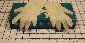 VTG Lot Kayser Gloves + Box Cream Mesh Nylon Dainty Size 6.5 USA made - Picture 1 of 6