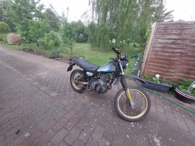 Oldtimer, Selten,  Suzuki  DR 500 S,  fast Orginal,  Motor  läuft, Papiere vorh. - Bild 1 von 4