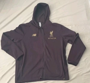 LIVERPOOL FOOTBALL CLUB LFC SUDADERA CON CAPUCHA NEGRA CON CREMALLERA Y BOLSILLOS CON CREMALLERA XXL 2XL NUEVA SIN ETIQUETAS - Imagen 1 de 6