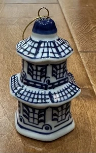 "Adorno de linterna pagoda azul/blanco 3,5"" X 2""" - Imagen 1 de 6
