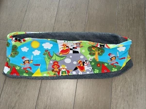 Kuscheliger Schal Handmade Ritter Drache König Königin 4-8 Jahre - Picture 1 of 2
