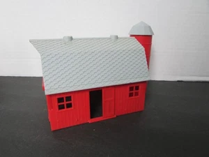 Vtg Bachmann Plasticville Red Barn  Grey Roof O Scale Missing red vent Caps   PR - Picture 1 of 5